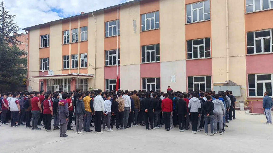 Afyonkarahisar Şehit Yunus Çiçek Mesleki Ve Teknik Anadolu Lisesi fotoğrafı