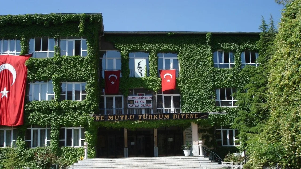 Afyonkarahisar Şehit Yunus Çiçek Mesleki Ve Teknik Anadolu Lisesi fotoğrafı