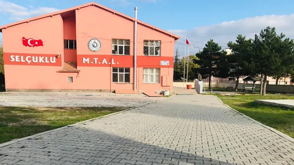 Bolvadin Selçuklu Ticaret Mesleki Ve Teknik Anadolu Lisesi fotoğrafı