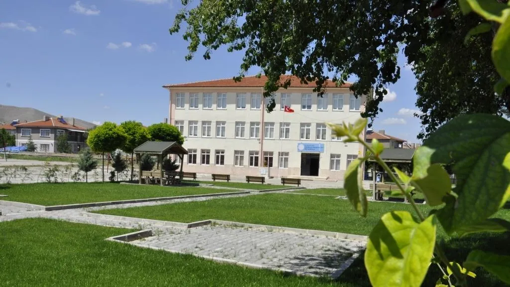 Emirdağ Anadolu İmam Hatip Lisesi fotoğrafı