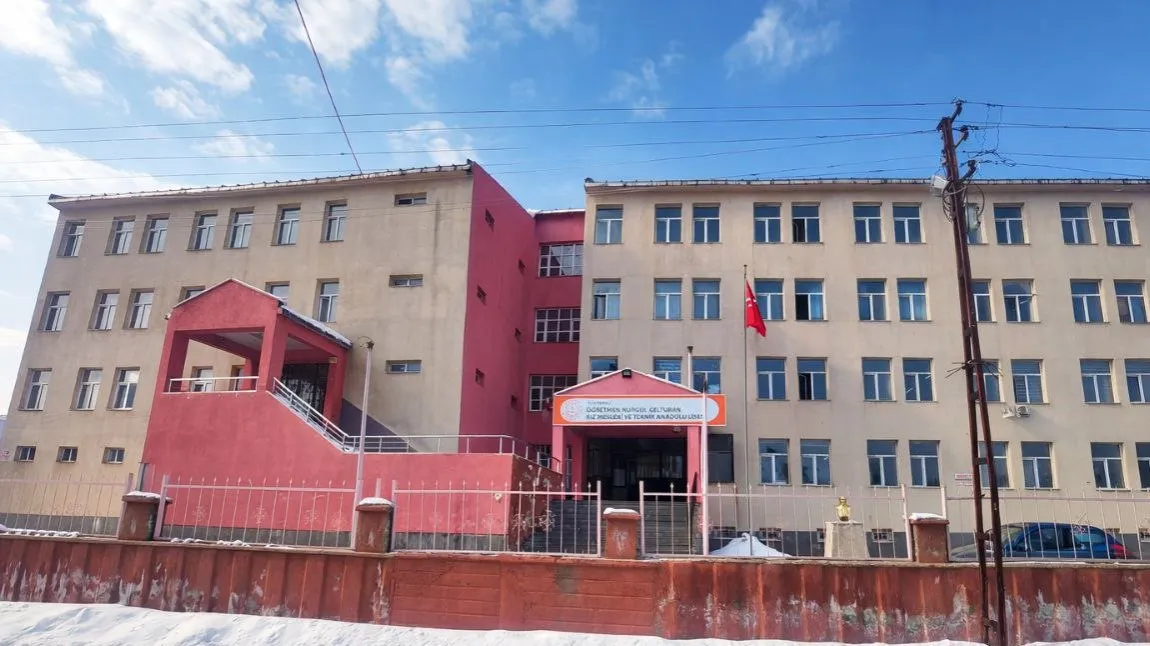 Öğretmen Nurgül Gelturan Kız Mesleki Ve Teknik Anadolu Lisesi