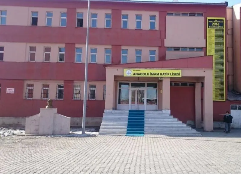 Ağrı Anadolu İmam Hatip Lisesi