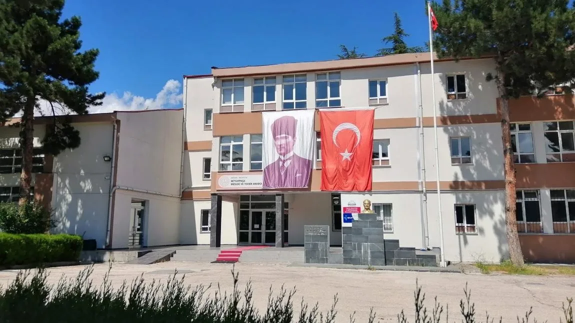 Mithatpaşa Ticaret Mesleki Ve Teknik Anadolu Lisesi fotoğrafı
