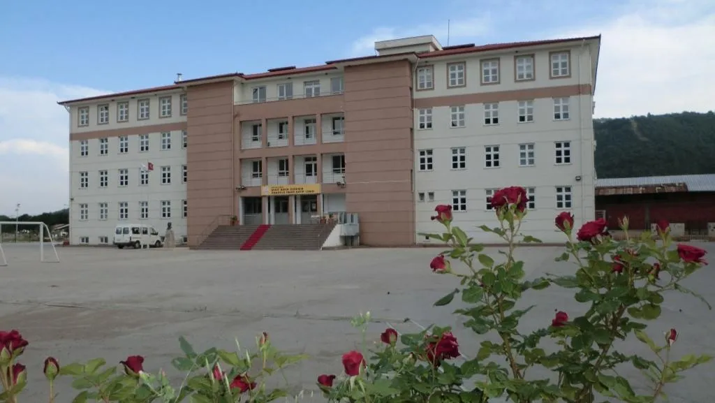 Şehit Bekir Özdemir Anadolu İmam Hatip Lisesi