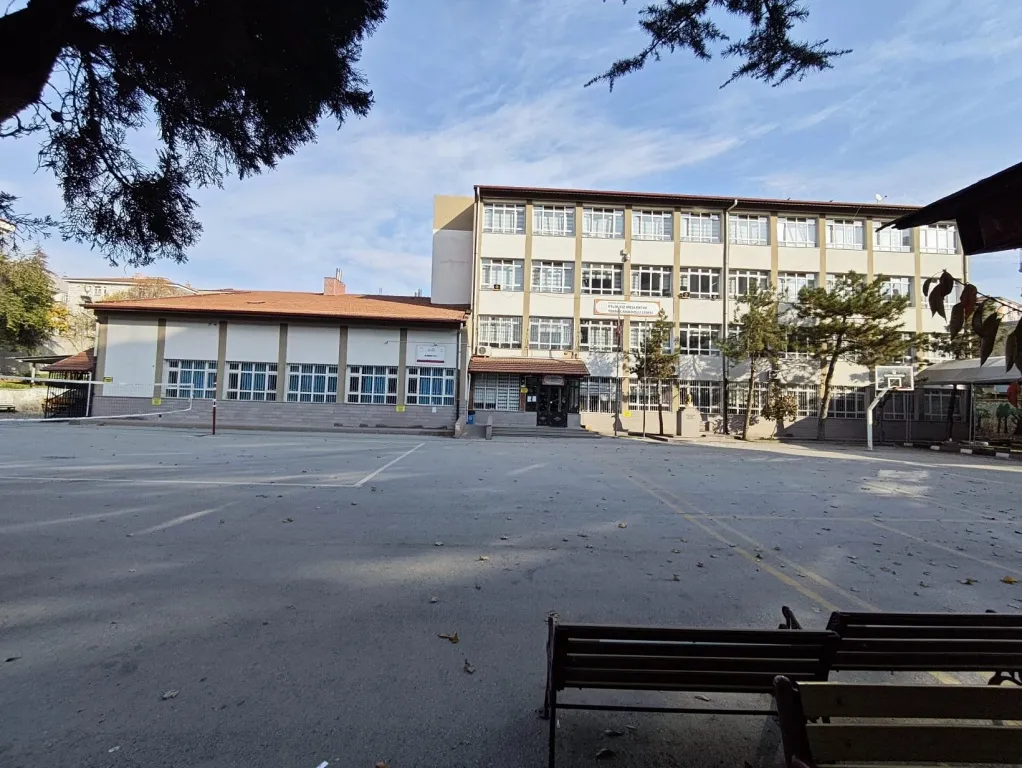 Etlik Kız Mesleki Ve Teknik Anadolu Lisesi fotoğrafı