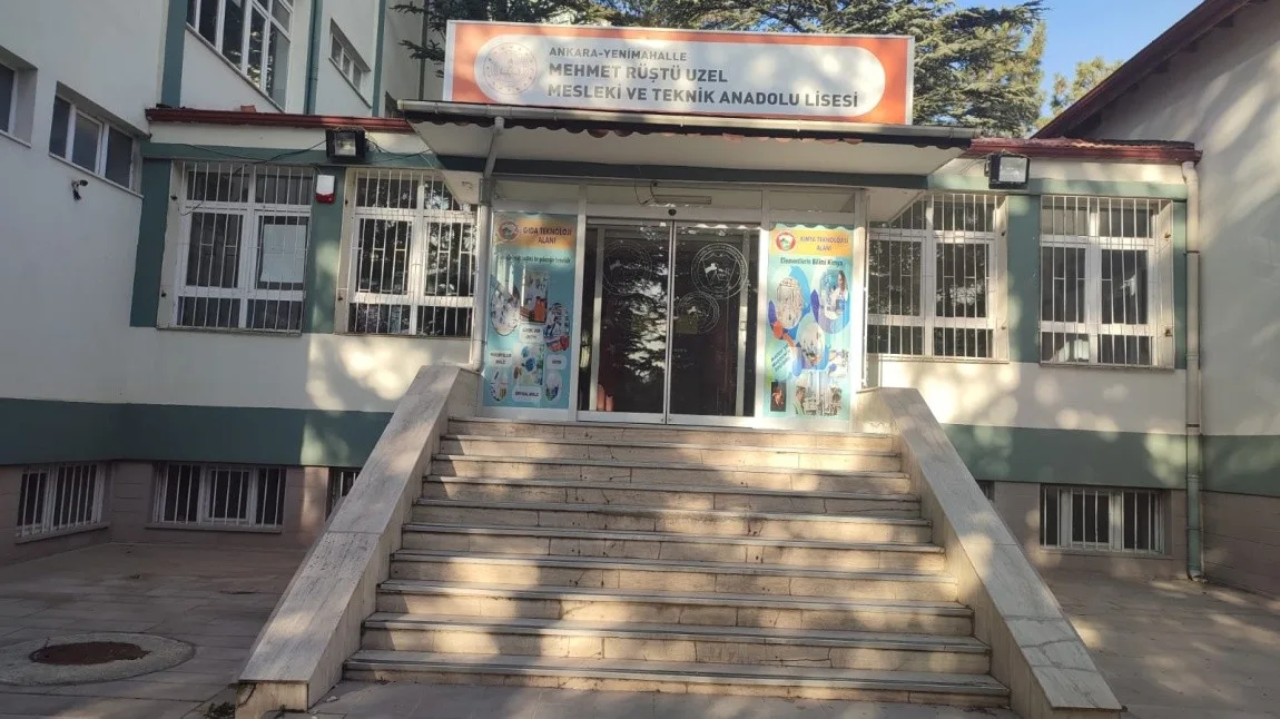 Mehmet Rüştü Uzel Mesleki Ve Teknik Anadolu Lisesi fotoğrafı