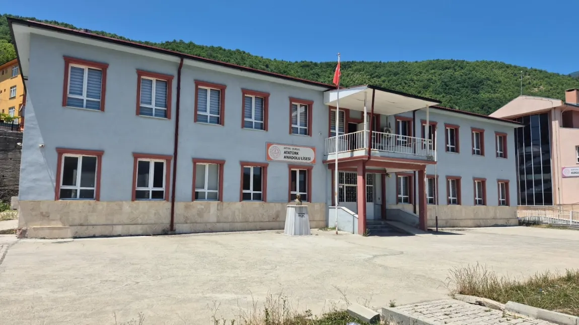 Murgul Atatürk Anadolu Lisesi fotoğrafı