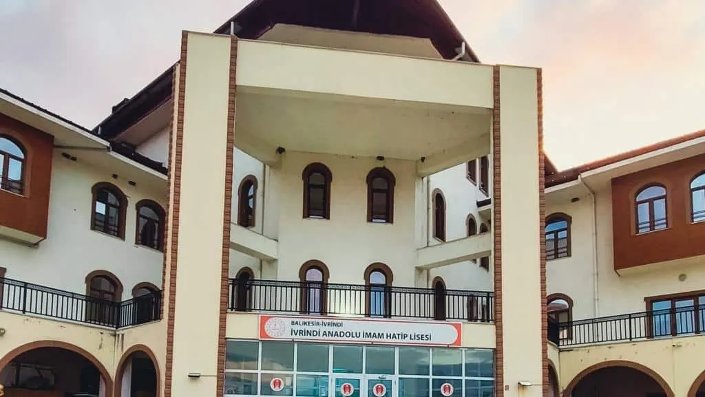 İvrindi Anadolu İmam Hatip Lisesi fotoğrafı