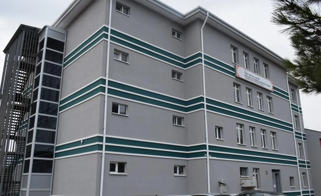 İzzet Baysal Abant Turizm Mesleki Ve Teknik Anadolu Lisesi fotoğrafı