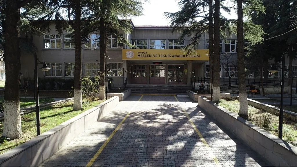 Burdur Mesleki Ve Teknik Anadolu Lisesi fotoğrafı