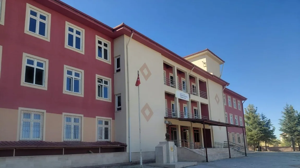 İbrahim Kafesoğlu Anadolu Lisesi fotoğrafı