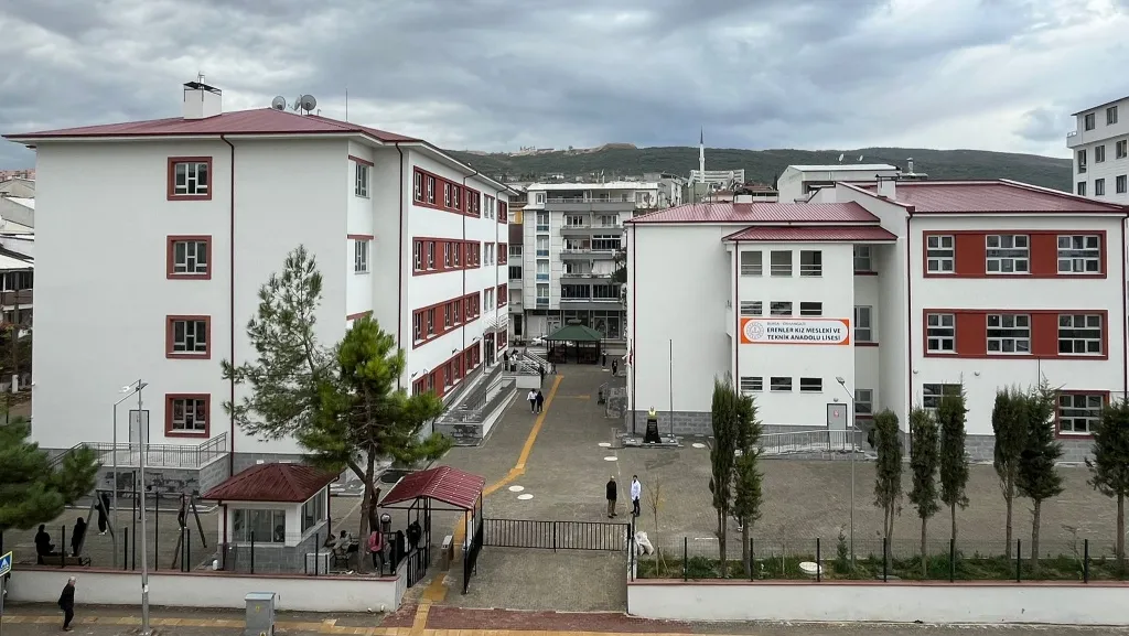 Erenler Kız Mesleki Ve Teknik Anadolu Lisesi fotoğrafı