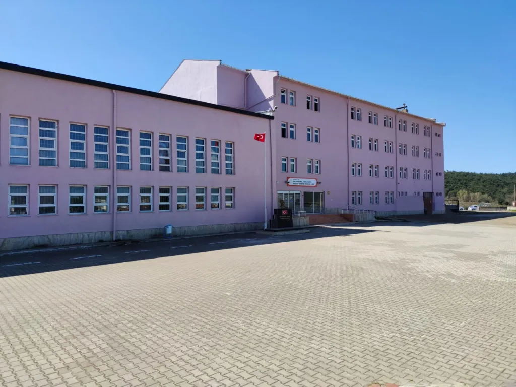 Karşıyaka Hacı Fatma Bodur Mesleki Ve Teknik Anadolu Lisesi fotoğrafı