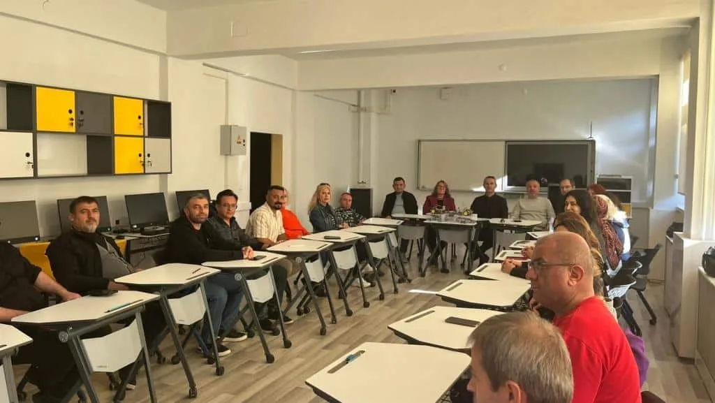 Bahçelievler Kız Mesleki Ve Teknik Anadolu Lisesi fotoğrafı