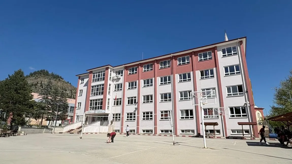 İskilip Sultan Hatun Kız Mesleki Ve Teknik Anadolu Lisesi