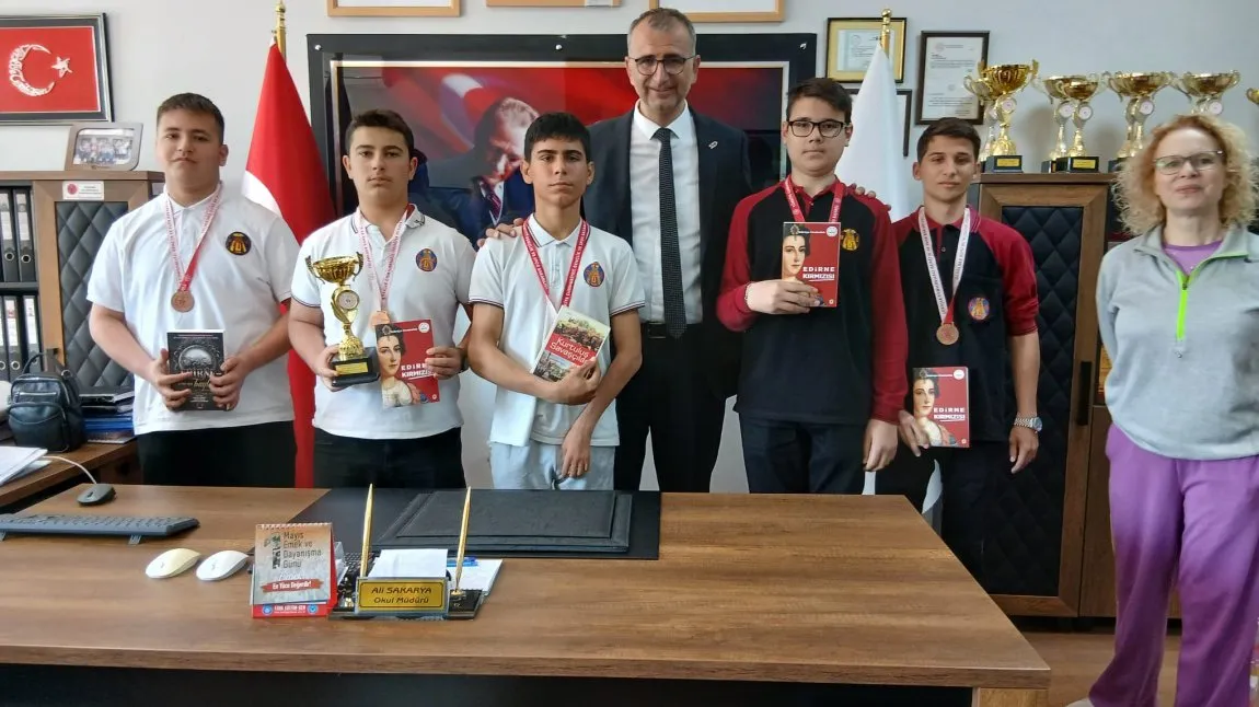 Emel-Özgür Subaşıay Ticaret Mesleki Ve Teknik Anadolu Lisesi fotoğrafı