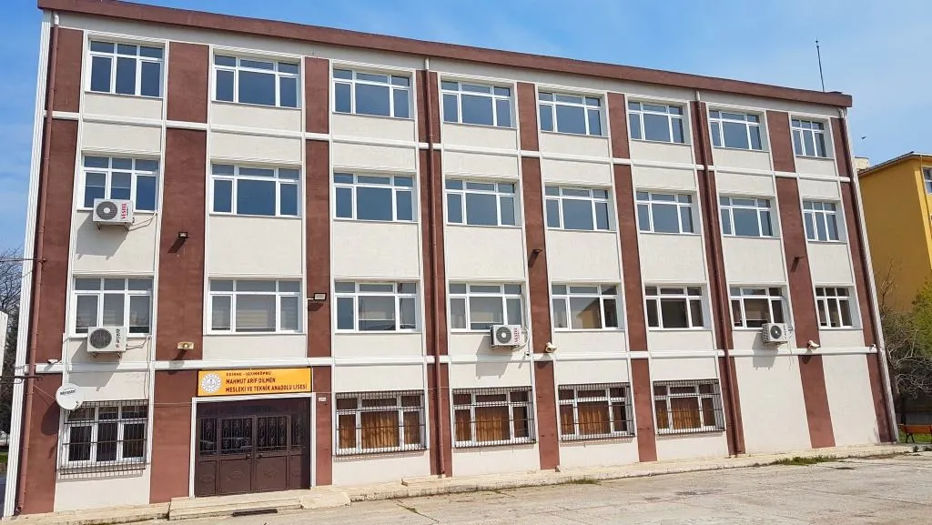 Uzunköprü M. Arif Dilmen Ticaret Mesleki Ve Teknik Anadolu Lisesi