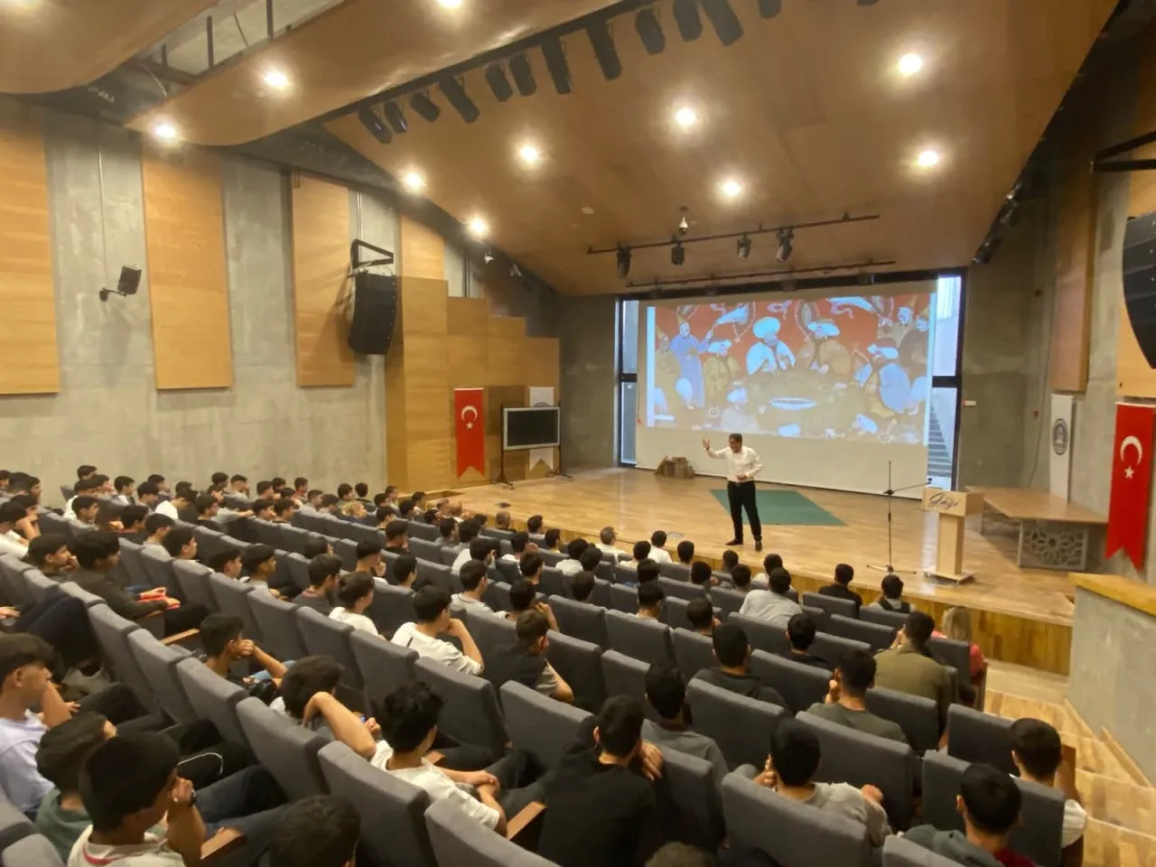 Gazi Mesleki Ve Teknik Anadolu Lisesi fotoğrafı