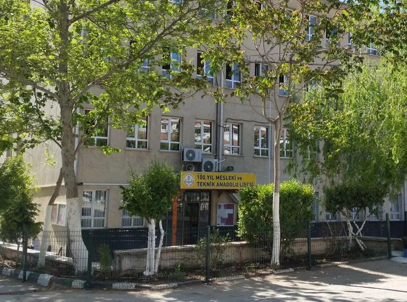100. Yıl Mesleki Ve Teknik Anadolu Lisesi fotoğrafı