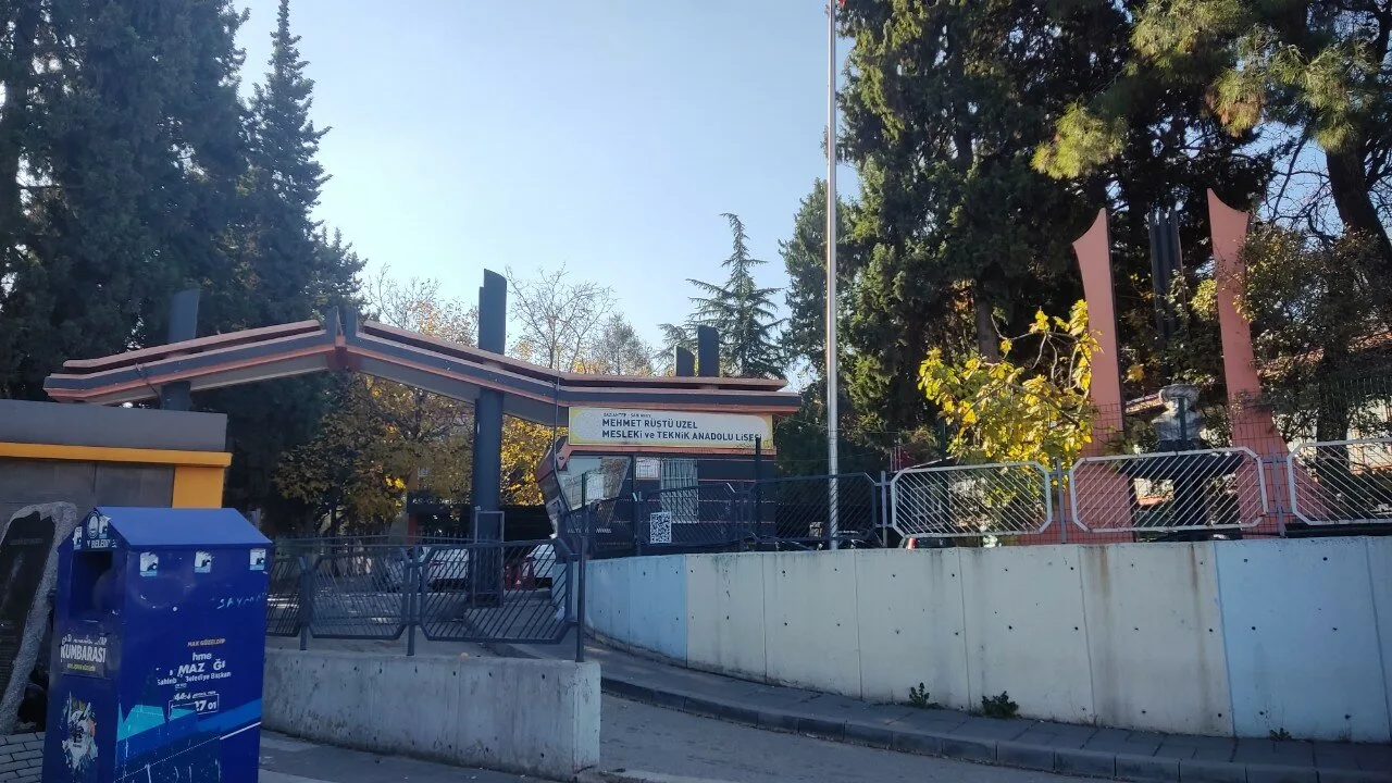 Mehmet Rüştü Uzel Mesleki Ve Teknik Anadolu Lisesi fotoğrafı