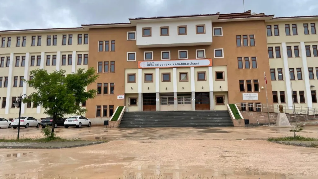 Bayburt Mesleki Ve Teknik Anadolu Lisesi fotoğrafı