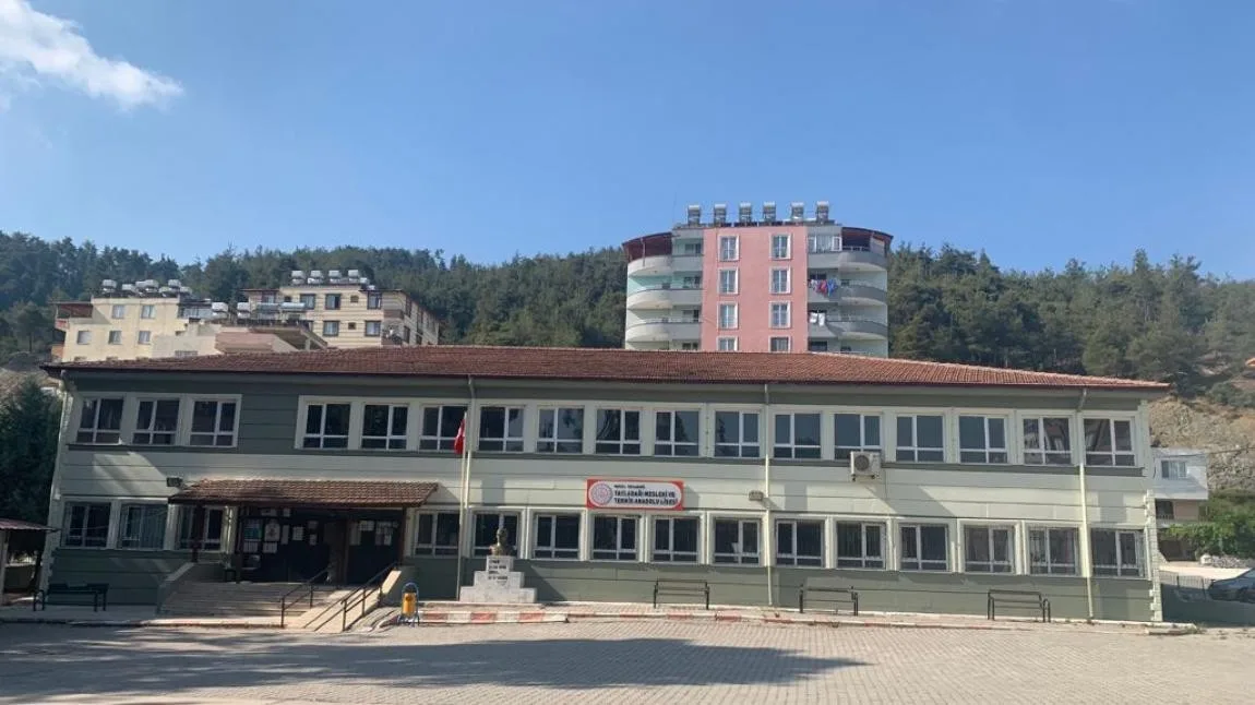 Yayladağı Kız Mesleki Ve Teknik Anadolu Lisesi