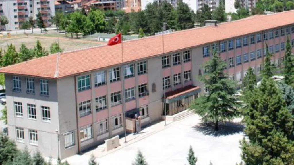 Şehit Ahmet Hilmi Yiğit Mesleki Ve Teknik Anadolu Lisesi fotoğrafı
