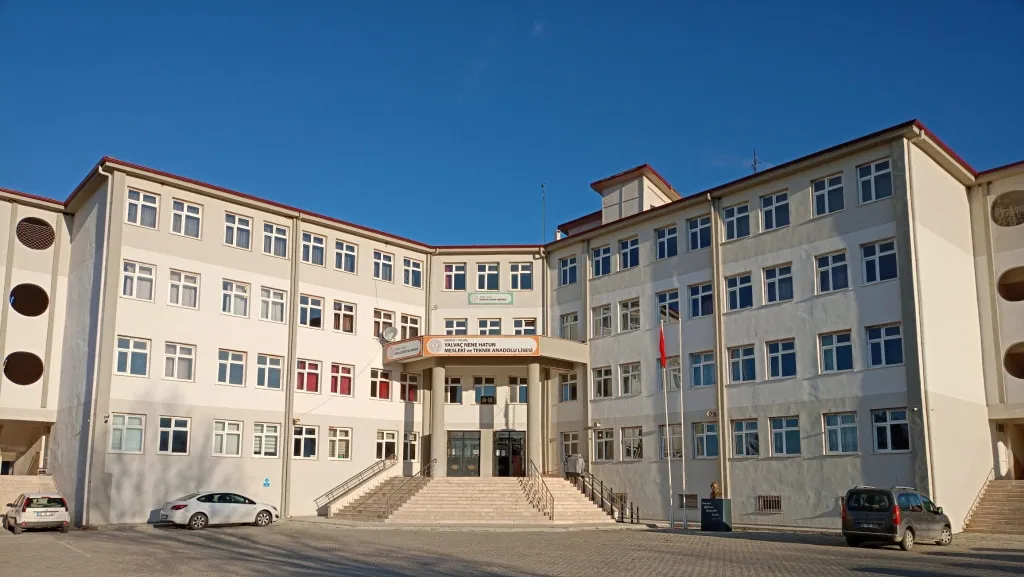 Yalvaç Nene Hatun Kız Mesleki Ve Teknik Anadolu Lisesi fotoğrafı