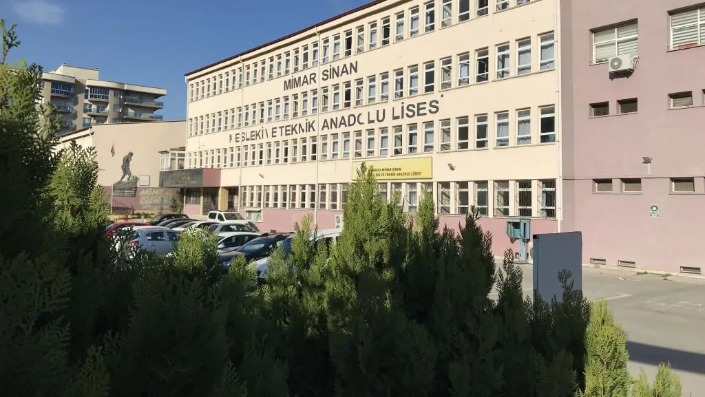 Bornova Mimar Sinan Mesleki Ve Teknik Anadolu Lisesi fotoğrafı