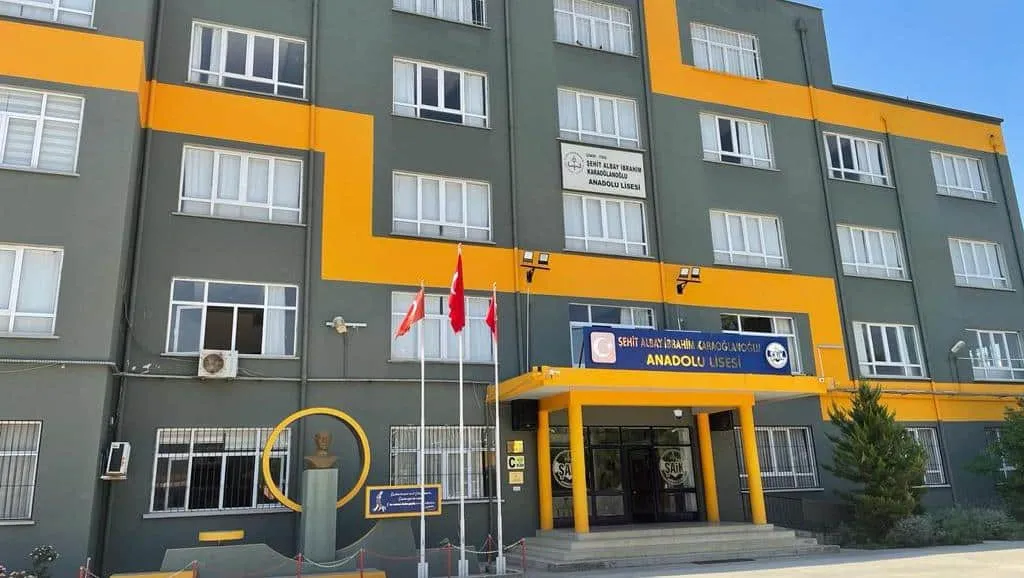 Şehit Albay İbrahim Karaoğlanoğlu Anadolu Lisesi
