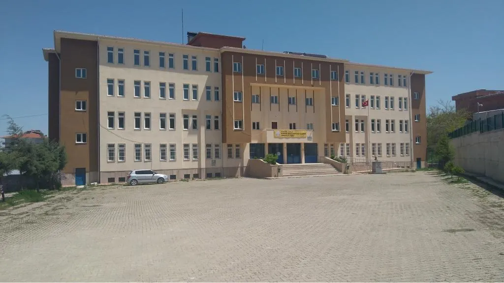 Şehit Ümit Tekinaslan Mesleki Ve Teknik Anadolu Lisesi fotoğrafı