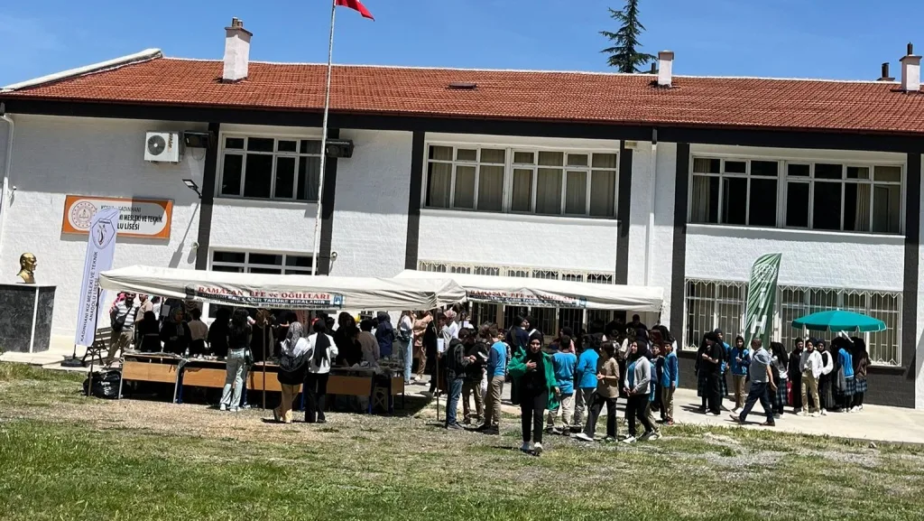 Kadınhanı Kız Mesleki Ve Teknik Anadolu Lisesi fotoğrafı