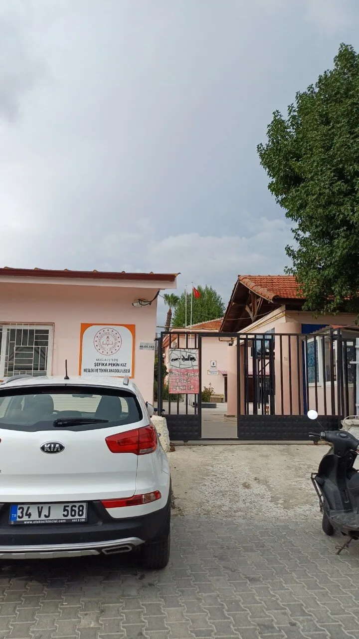 Şefika Pekin Kız Mesleki Ve Teknik Anadolu Lisesi fotoğrafı