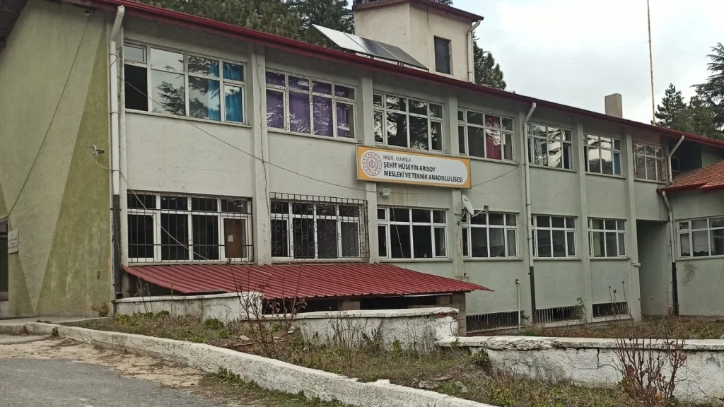 Ulukışla Şehit Hüseyin Arısoy Mesleki Ve Teknik Anadolu Lisesi fotoğrafı