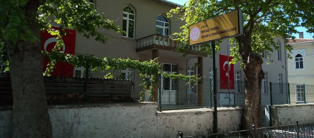 Emir Gazi Tayboğa Ticaret Mesleki Ve Teknik Anadolu Lisesi fotoğrafı