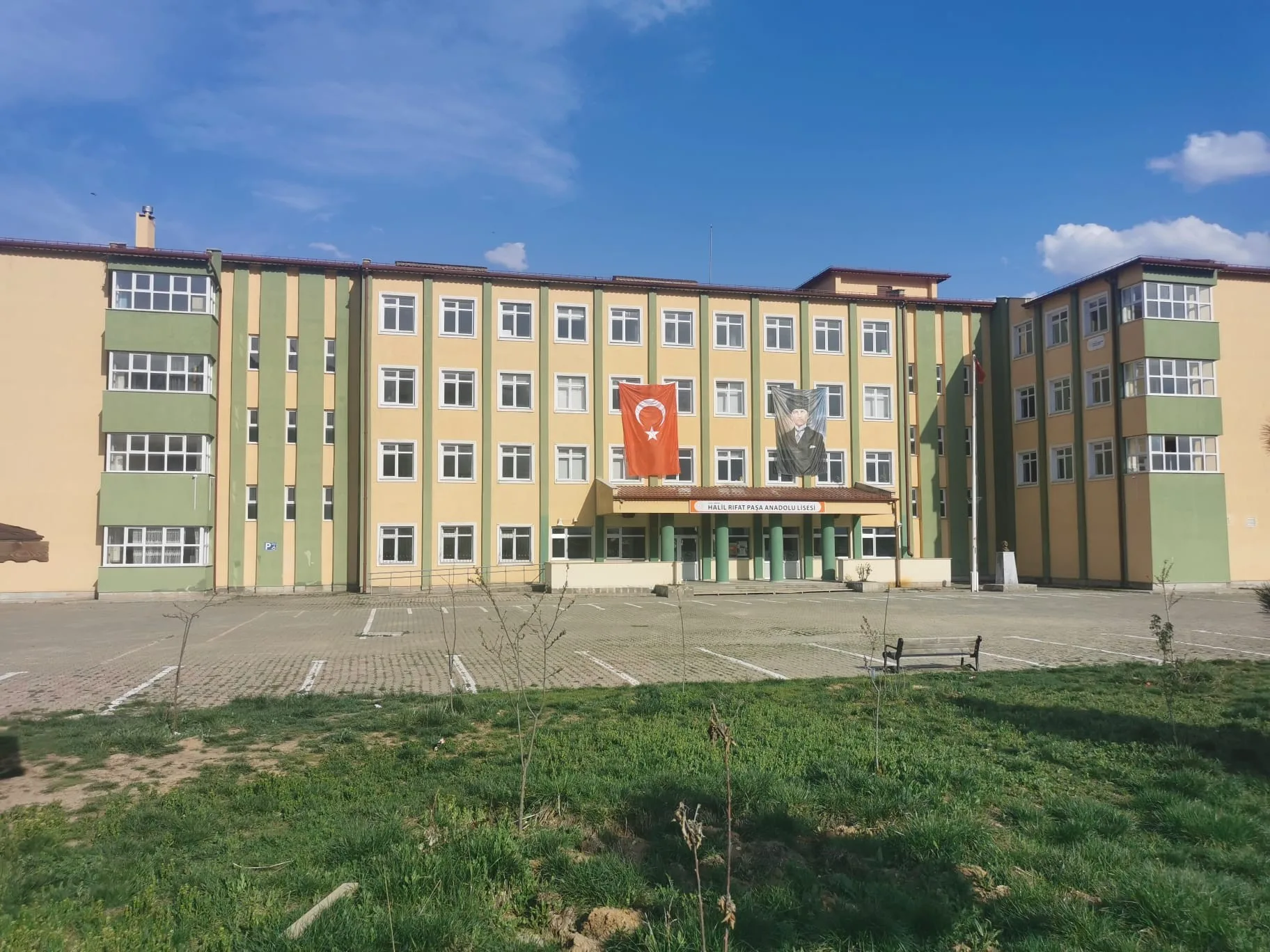 Halil Rıfat Paşa Anadolu Lisesi