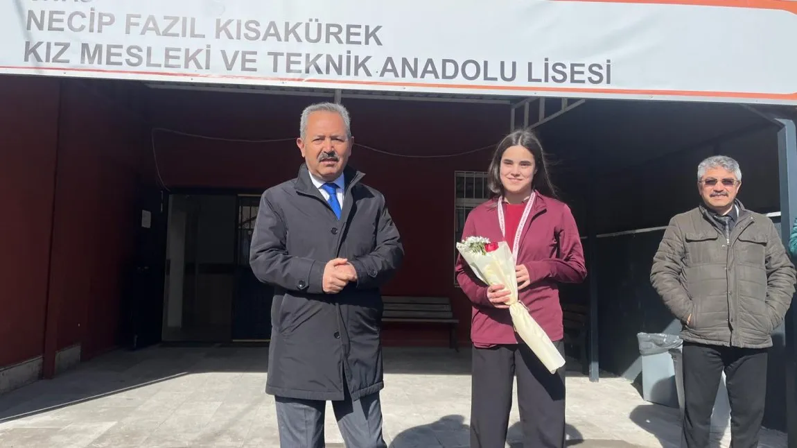 Necip Fazıl Kısakürek Kız Mesleki Ve Teknik Anadolu Lisesi fotoğrafı