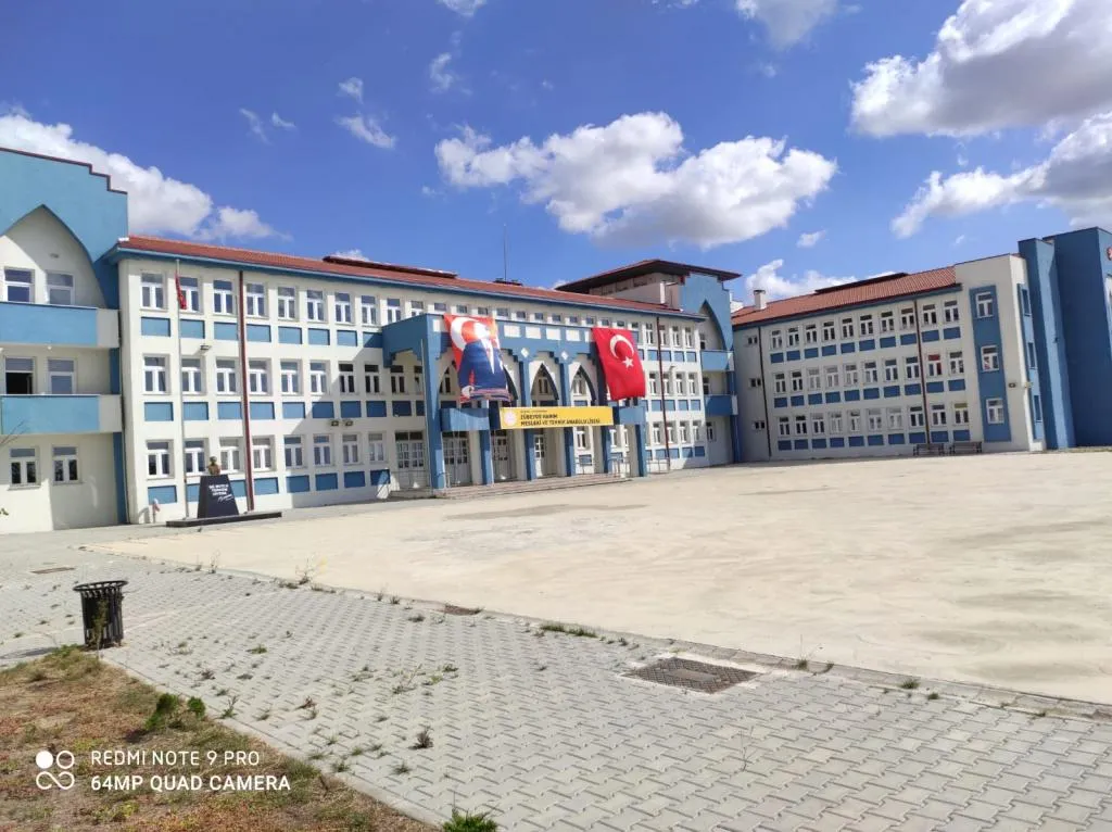 Zübeyde Hanım Mesleki Ve Teknik Anadolu Lisesi fotoğrafı