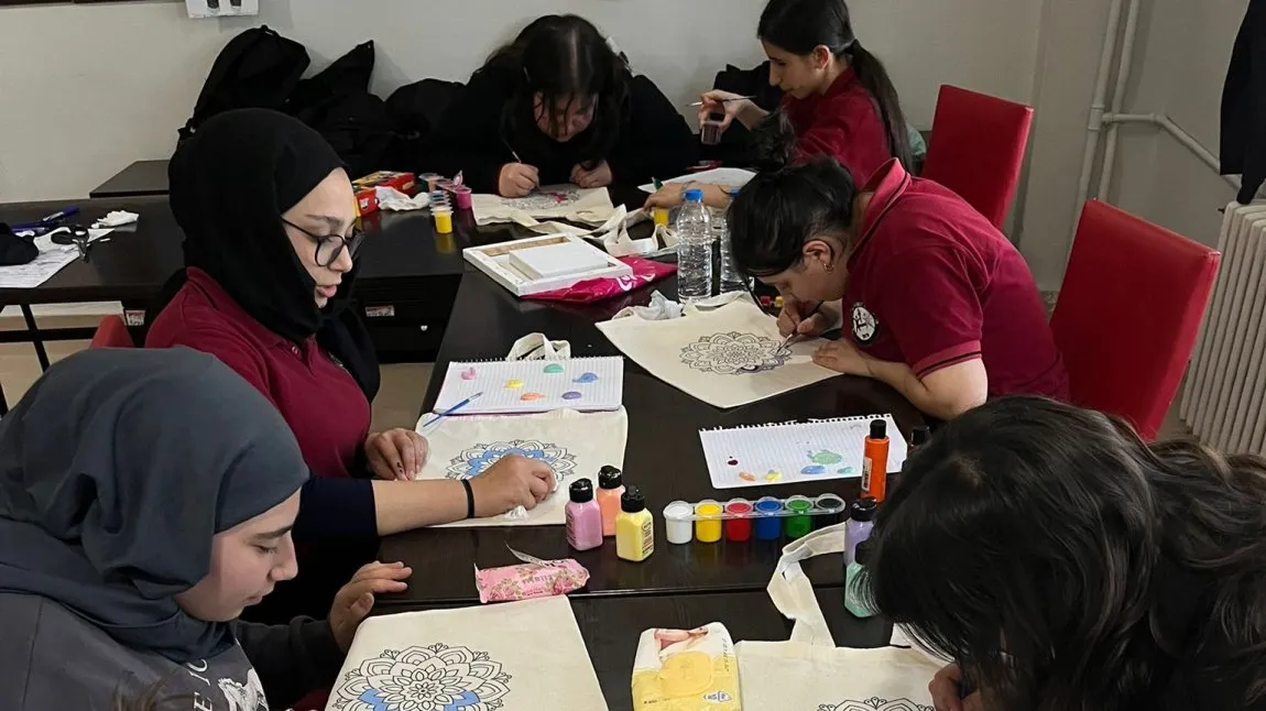Cevher Özden Kız Mesleki Ve Teknik Anadolu Lisesi fotoğrafı