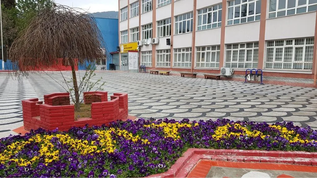 Necip Fazıl Kısakürek Ticaret Mesleki Ve Teknik Anadolu Lisesi