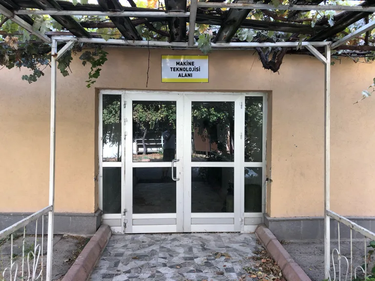 Arif Molu Mesleki Ve Teknik Anadolu Lisesi