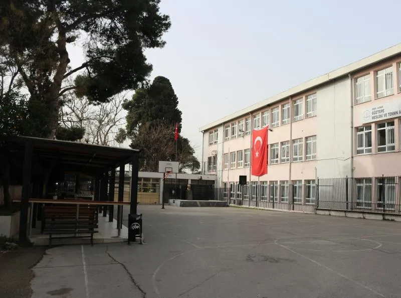 Konak Göztepe Mesleki Ve Teknik Anadolu Lisesi fotoğrafı