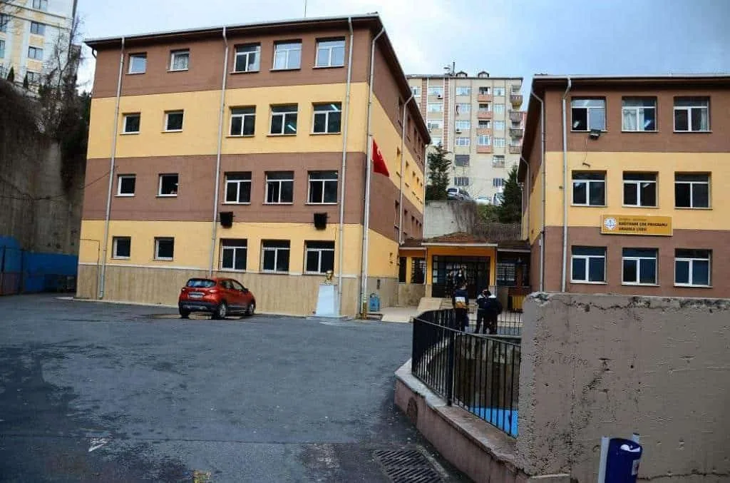 Kağıthane Mesleki Ve Teknik Anadolu Lisesi