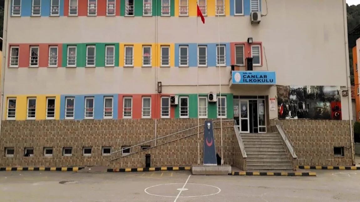 Canlar İlkokulu fotoğrafı