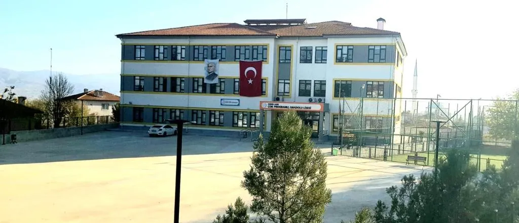 Laçin Çok Programlı Anadolu Lisesi fotoğrafı