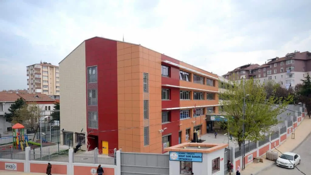 Nihat Sami Banarlı Ortaokulu