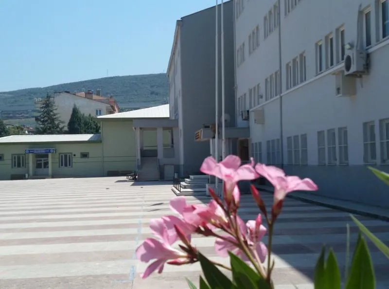 Celal Bayar Anadolu Lisesi