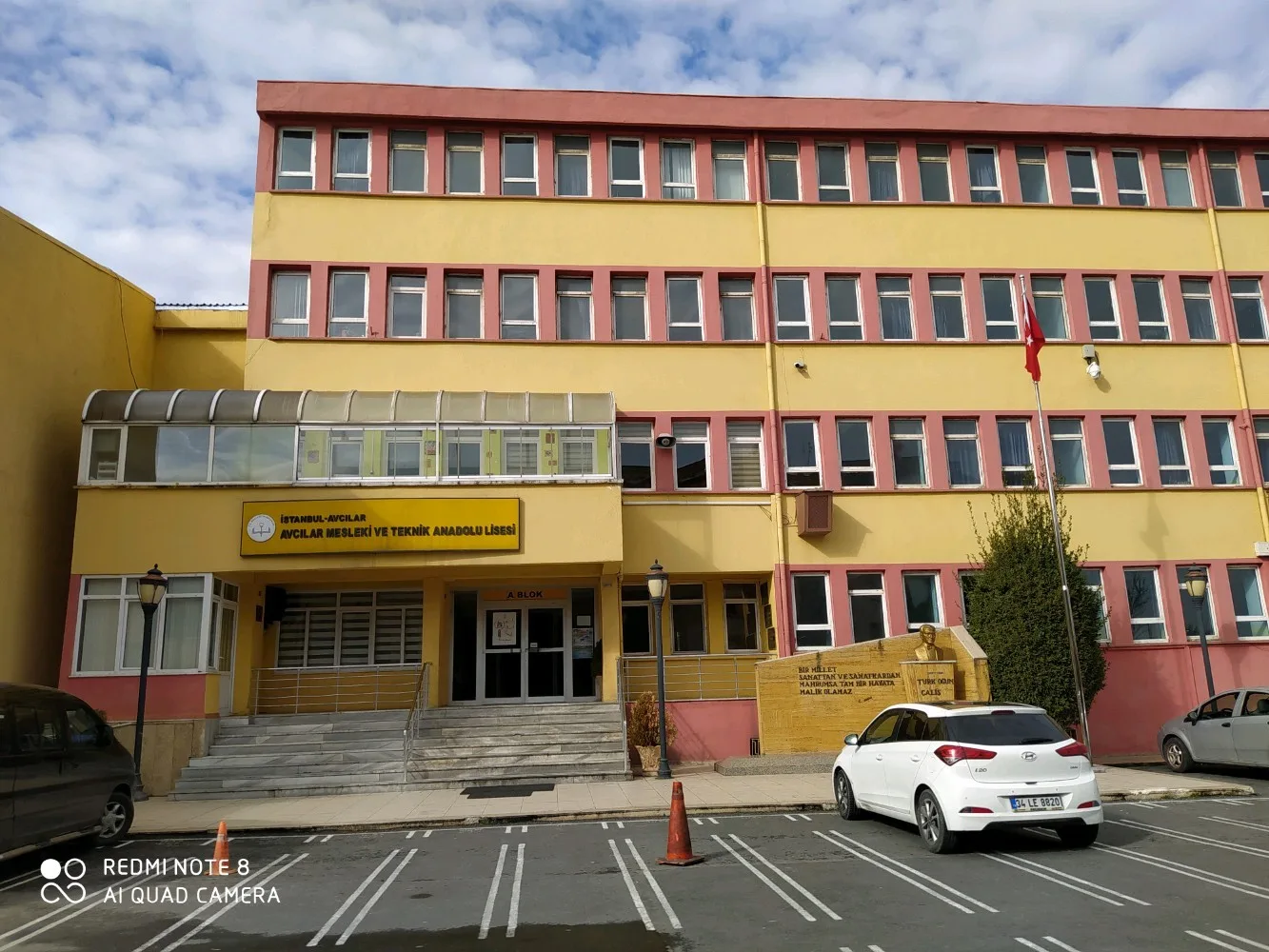 Avcılar Mesleki Ve Teknik Anadolu Lisesi fotoğrafı