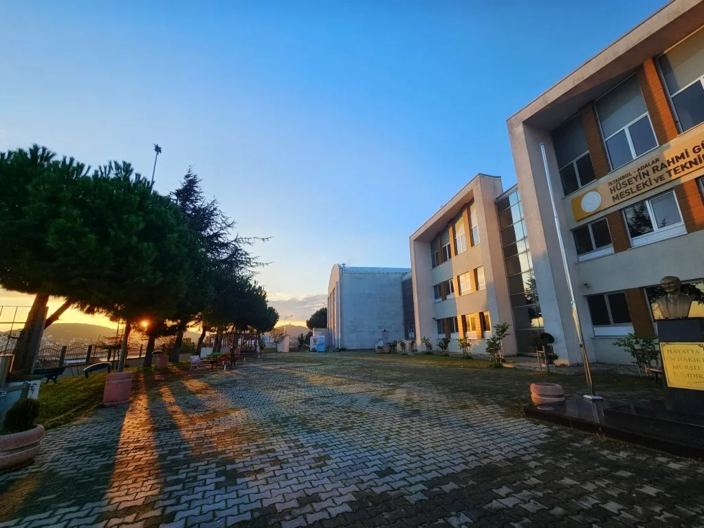 Hüseyin Rahmi Gürpınar Mesleki Ve Teknik Anadolu Lisesi fotoğrafı
