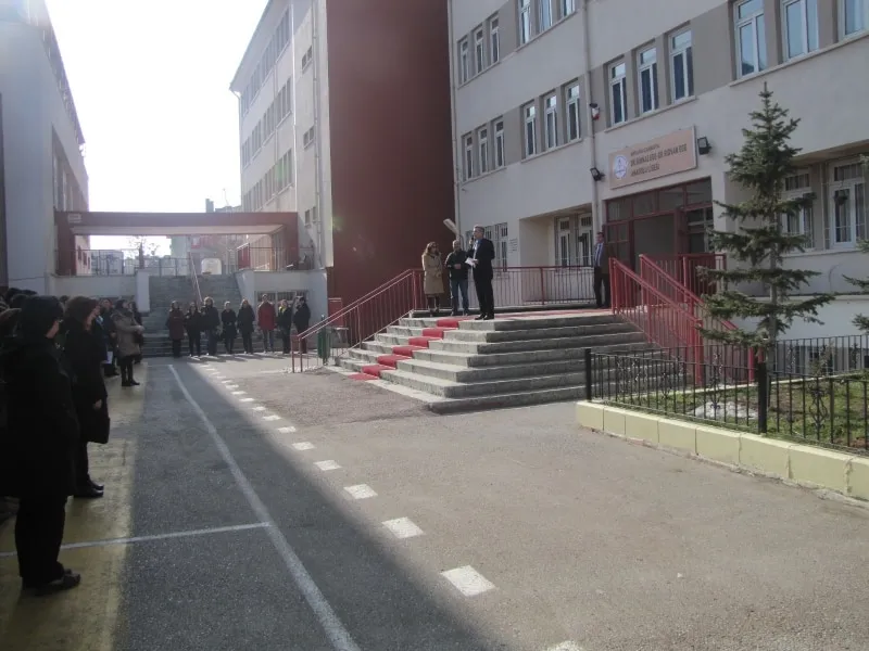 Dr.Binnaz Ege-Dr.Rıdvan Ege Anadolu Lisesi